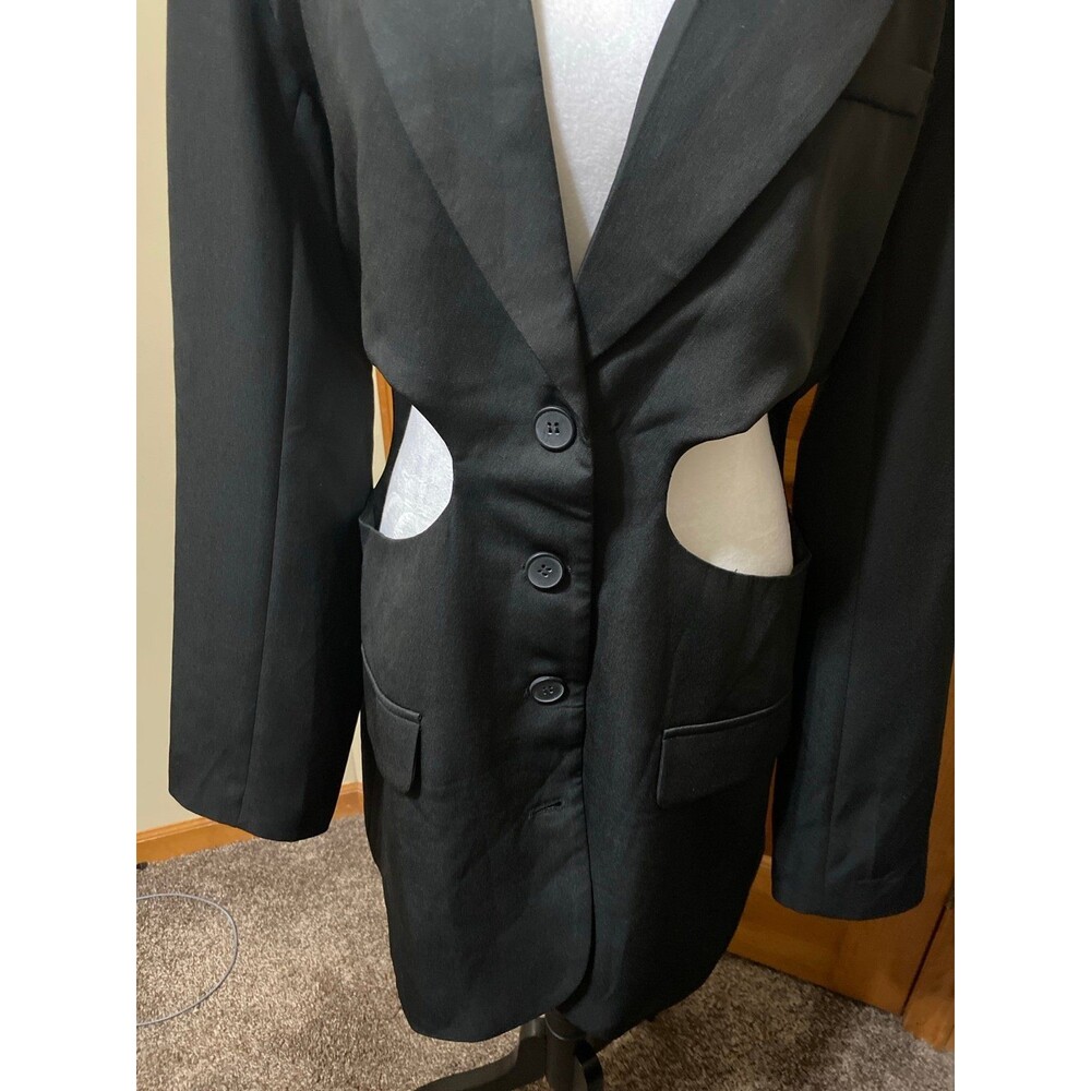 NWOT PrettyLittleThing Cutout Blazer - Picture 2 of 4